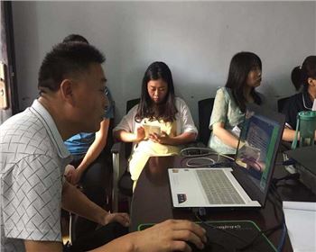 萬(wàn)通公司組織學(xué)習(xí) 《公路瀝青路面養(yǎng)護(hù)設(shè)計(jì)規(guī)范》活動(dòng)